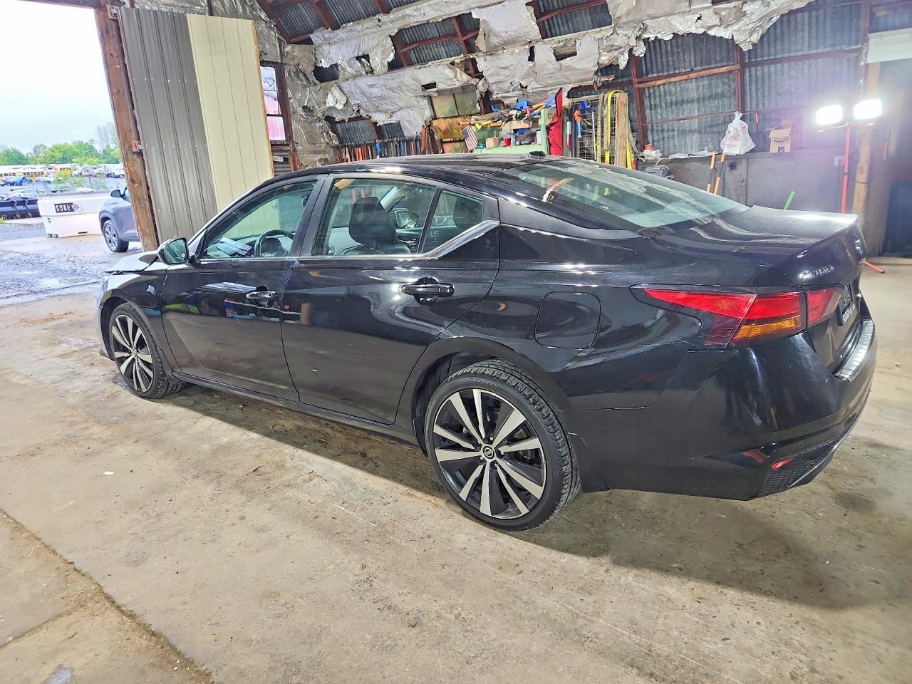 2021 Nissan Altima Sr - Image 2