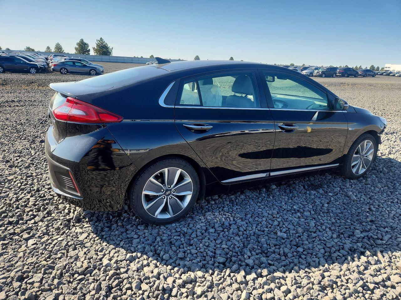 2019 Hyundai Ioniq Limited - Image 3