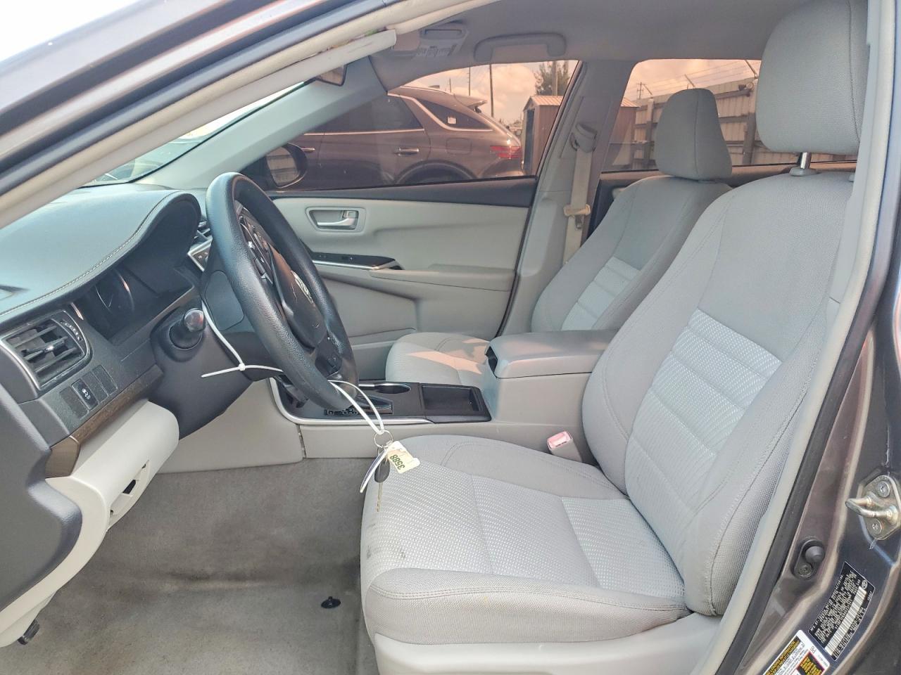 2016 Toyota Camry Le - Фото 7