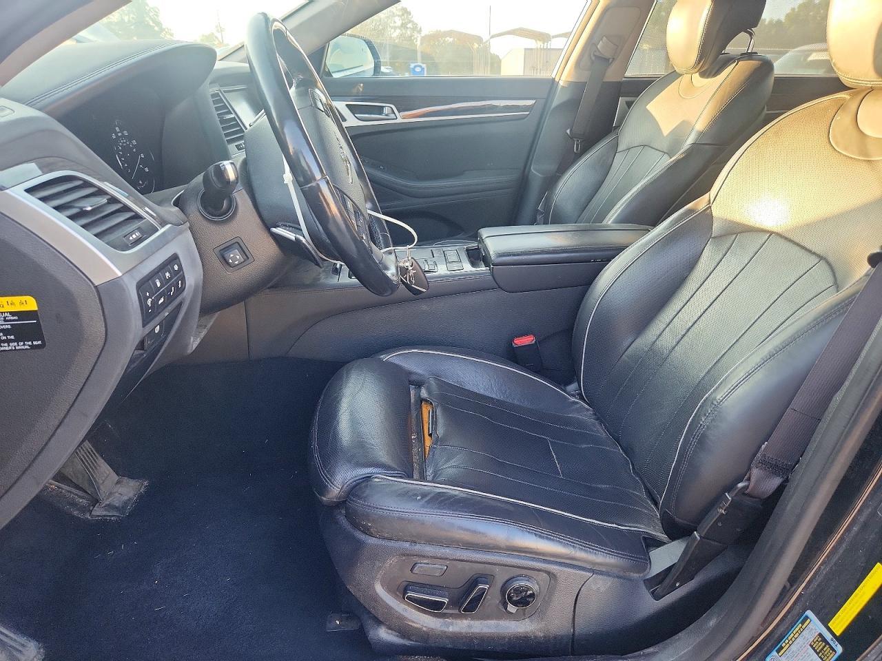 2015 Hyundai Genesis 3.8L - Фото 7