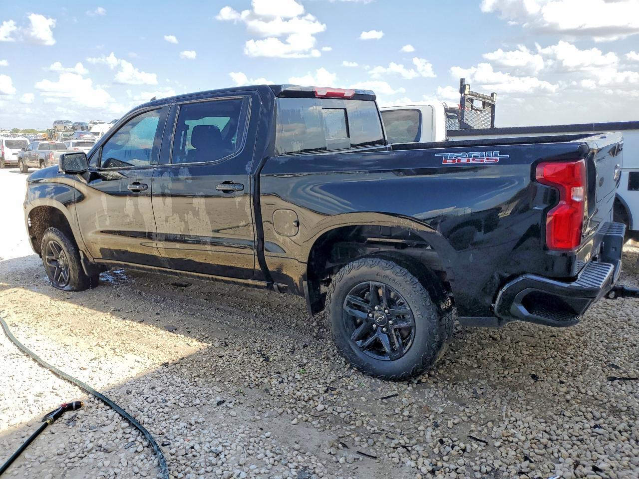 2023 Chevrolet Silverado K1500 Lt Trail Boss - Image 2