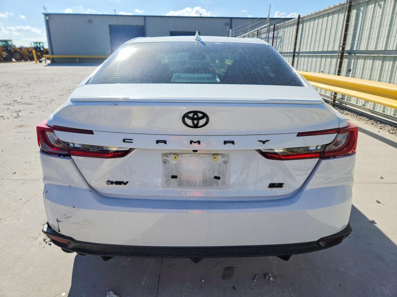 2025 Toyota Camry Se - Image 6