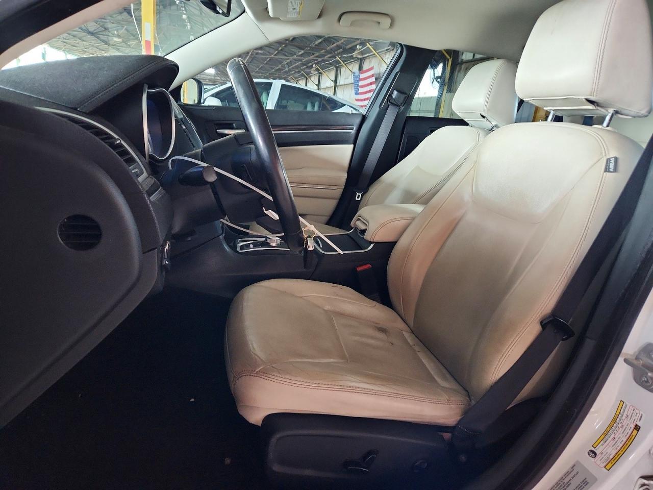 2015 Chrysler 300 Limited - Фото 7