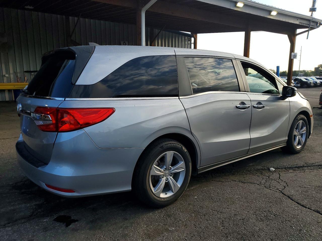 2019 Honda Odyssey Exl - Image 3