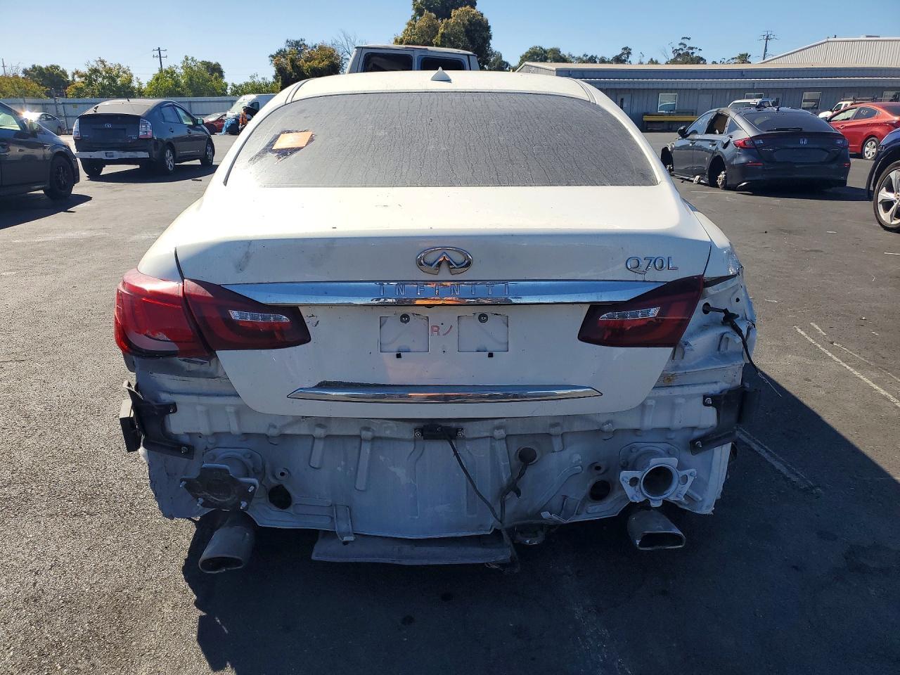 2015 Infiniti Q70L 3.7 - Image 6