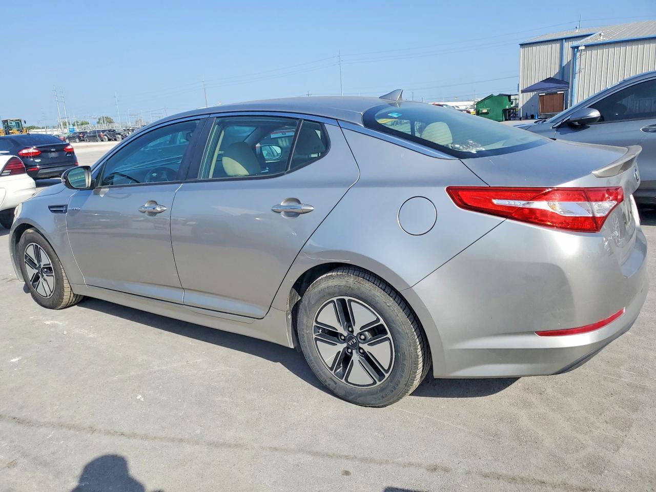 2013 Kia Optima Hybrid - Image 2