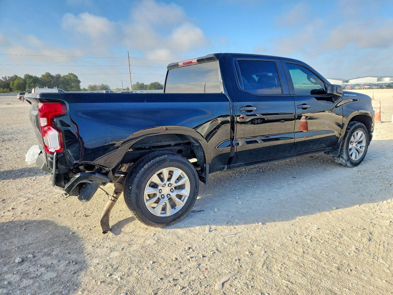 2021 Chevrolet Silverado C1500 Custom - Фото 3