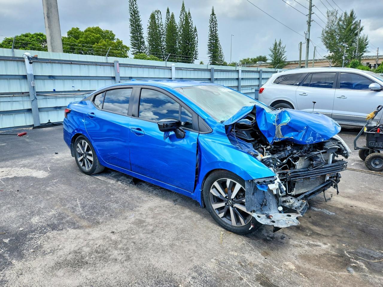 2021 Nissan Versa Sr - Фото 4