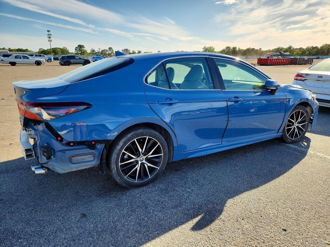 2024 Toyota Camry Se - Фото 3