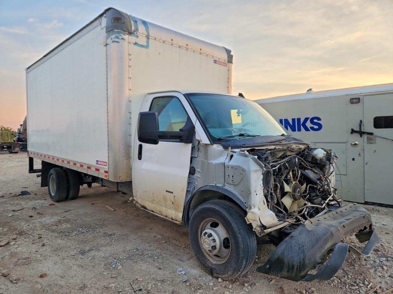 2021 Chevrolet Express G3 - Box Truck - Image 4