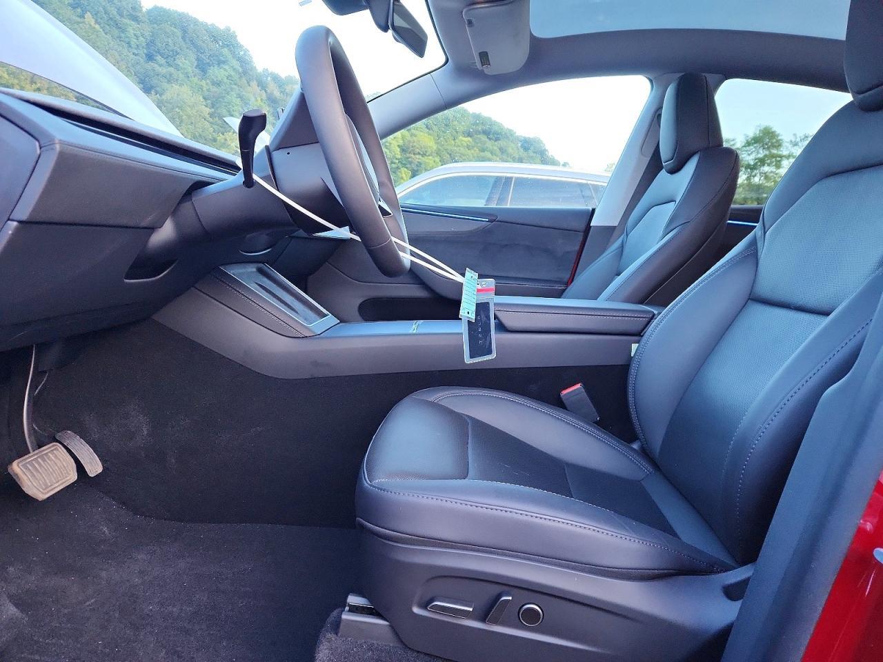 2026 Tesla Model Y - Фото 7