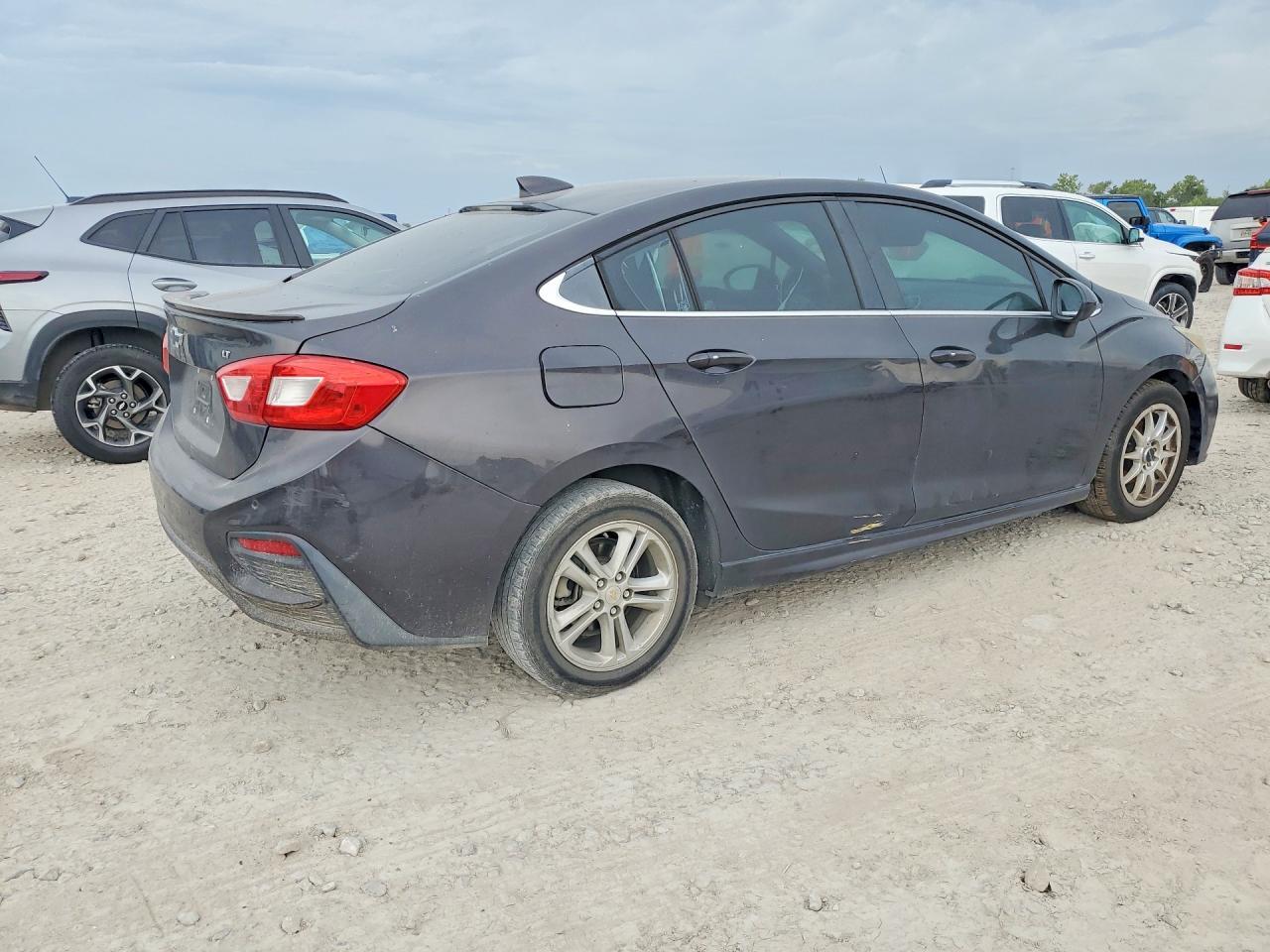 2017 Chevrolet Cruze Lt - Фото 3