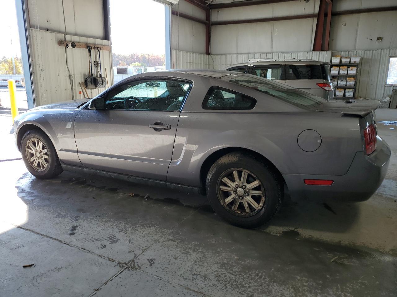 2007 Ford Mustang - Фото 2