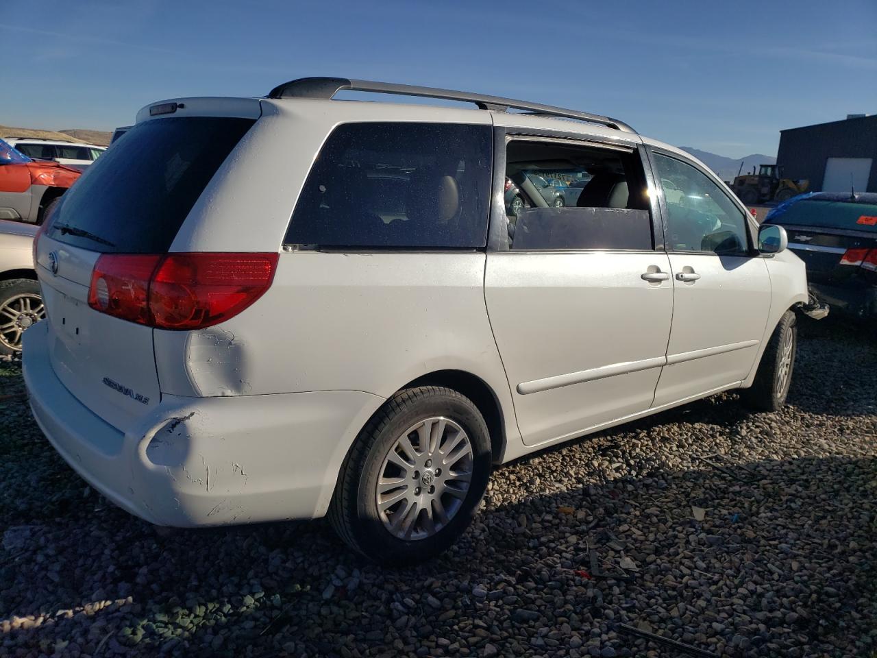 2009 Toyota Sienna - Фото 3