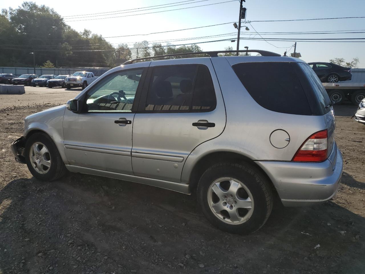 2004 Mercedes-Benz Ml 350 - Image 2