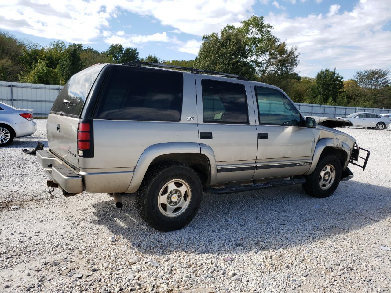 2000 Chevrolet Tahoe K1500 - Image 3