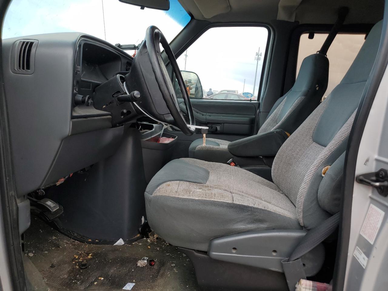 1996 Ford Econoline E350 Super Duty - Image 7