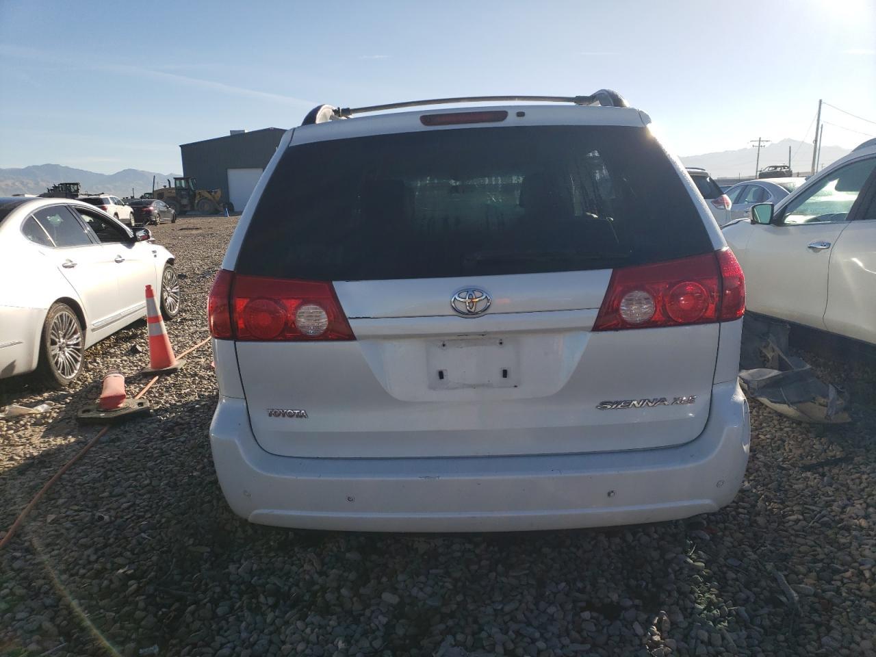 2009 Toyota Sienna - Фото 6