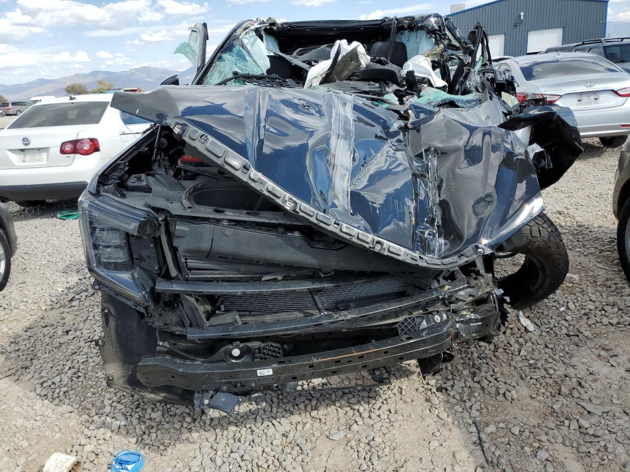 2022 GMC Yukon Denali - Image 5