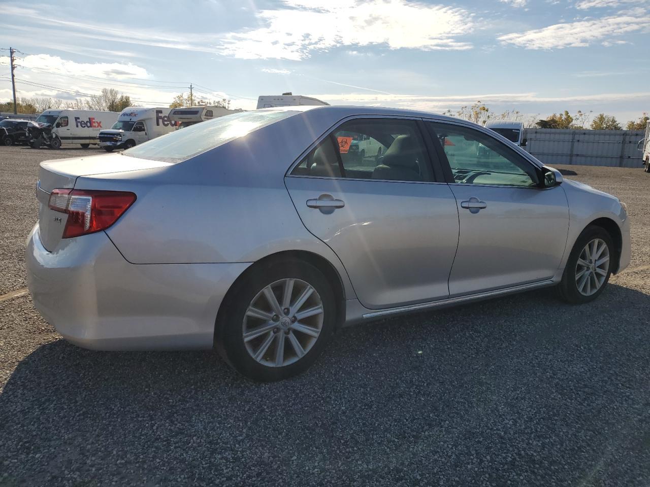 2014 Toyota Camry L - Фото 3