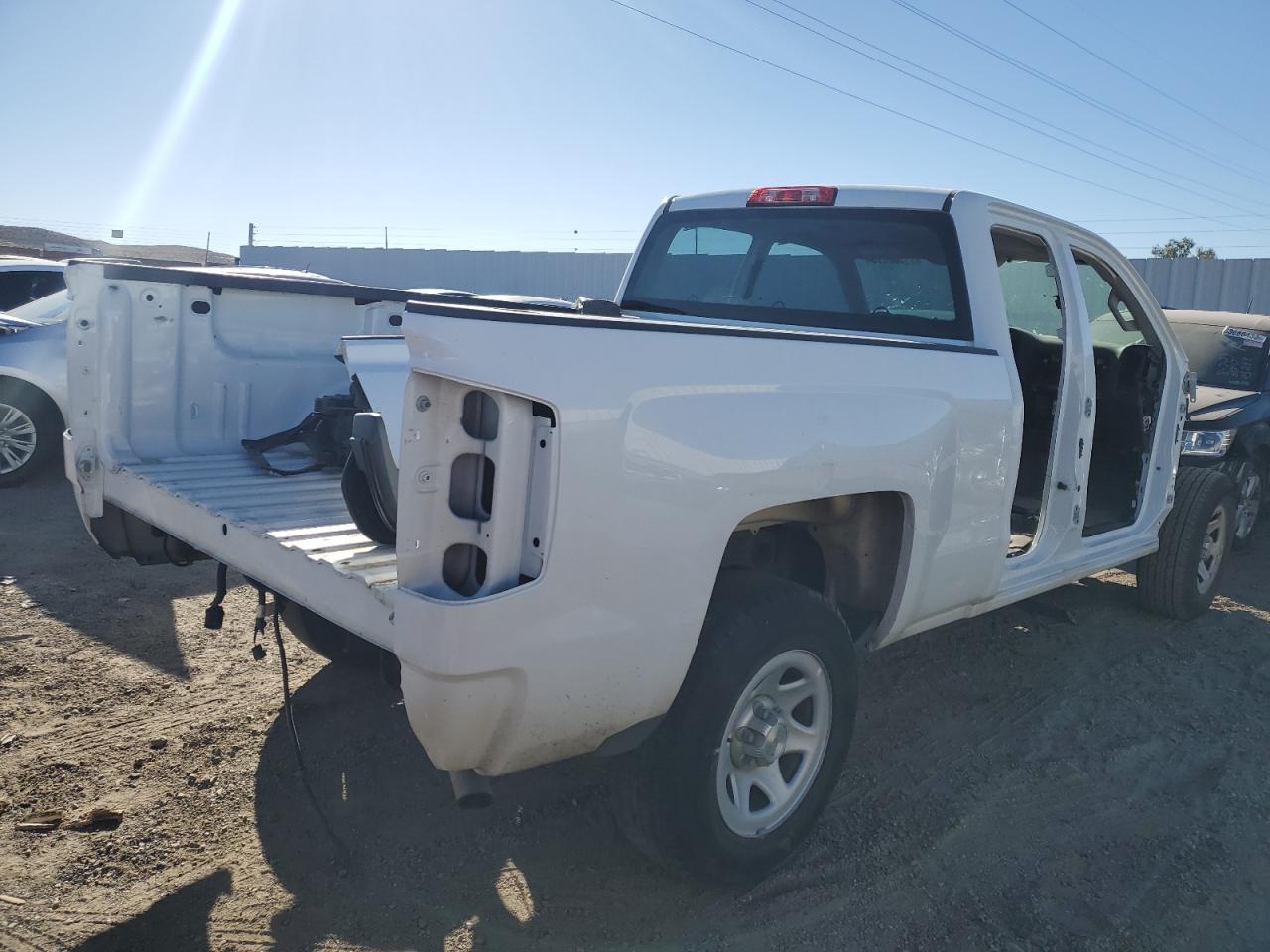 2015 Chevrolet Silverado - Фото 3