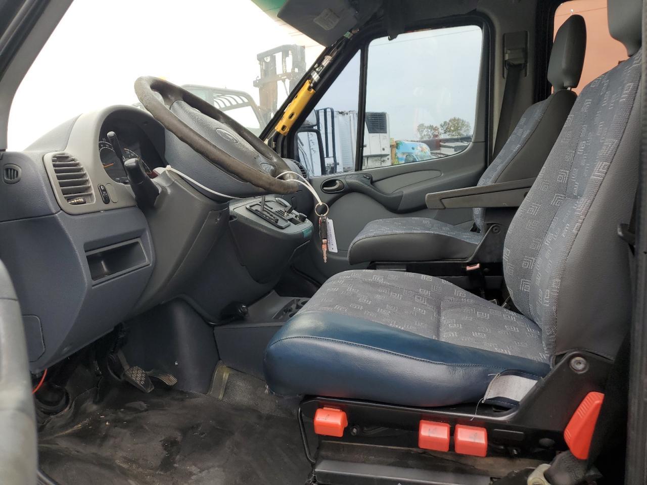 2005 Dodge Sprinter 2500 - Фото 7