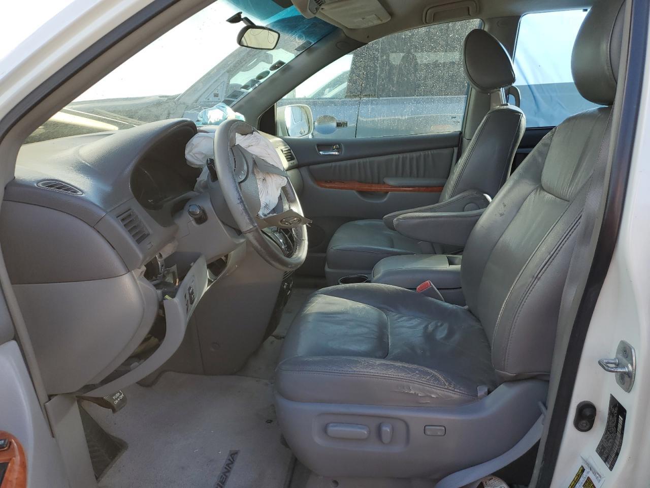 2009 Toyota Sienna - Фото 7