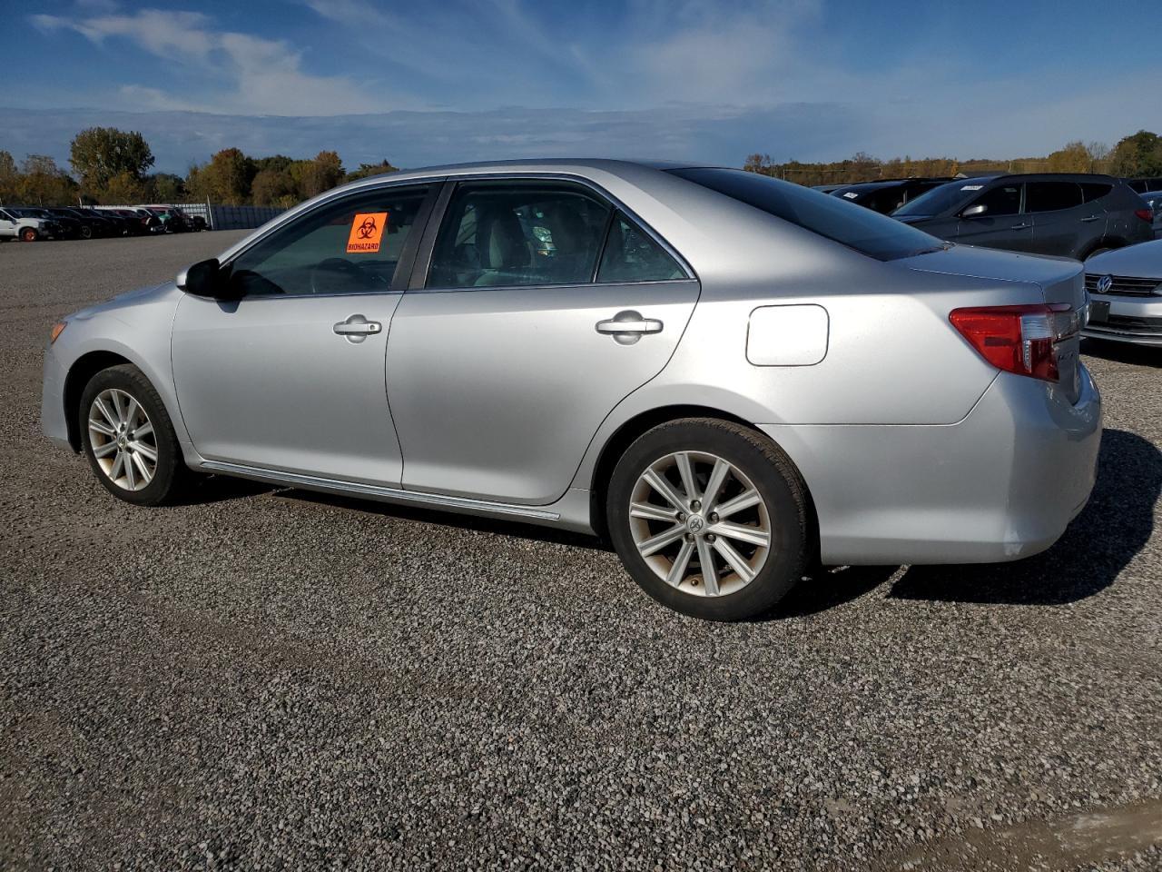 2014 Toyota Camry L - Фото 2