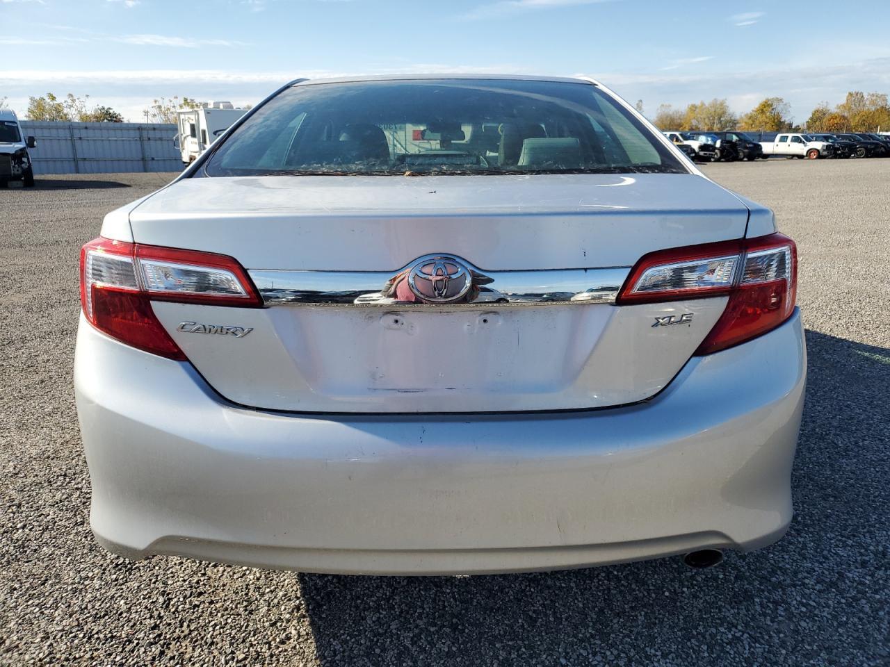 2014 Toyota Camry L - Фото 6