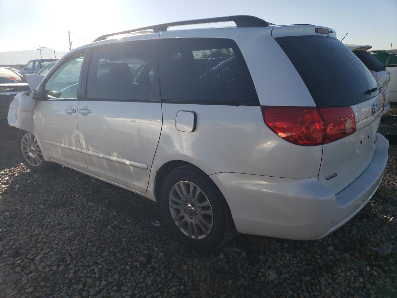 2009 Toyota Sienna - Фото 2