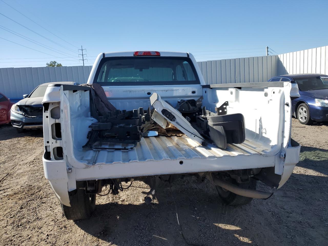 2015 Chevrolet Silverado - Фото 6