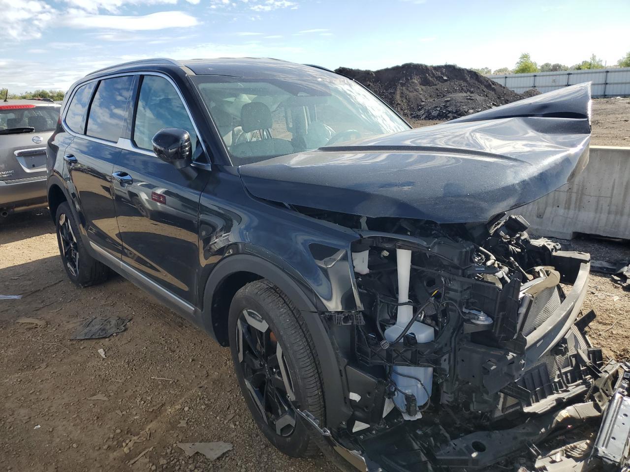 2023 Kia Telluride S - Image 4