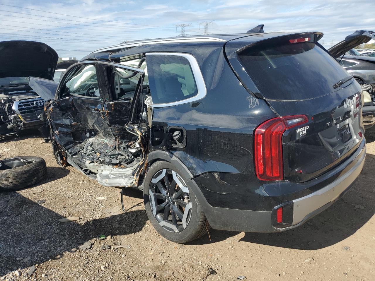 2023 Kia Telluride S - Image 2