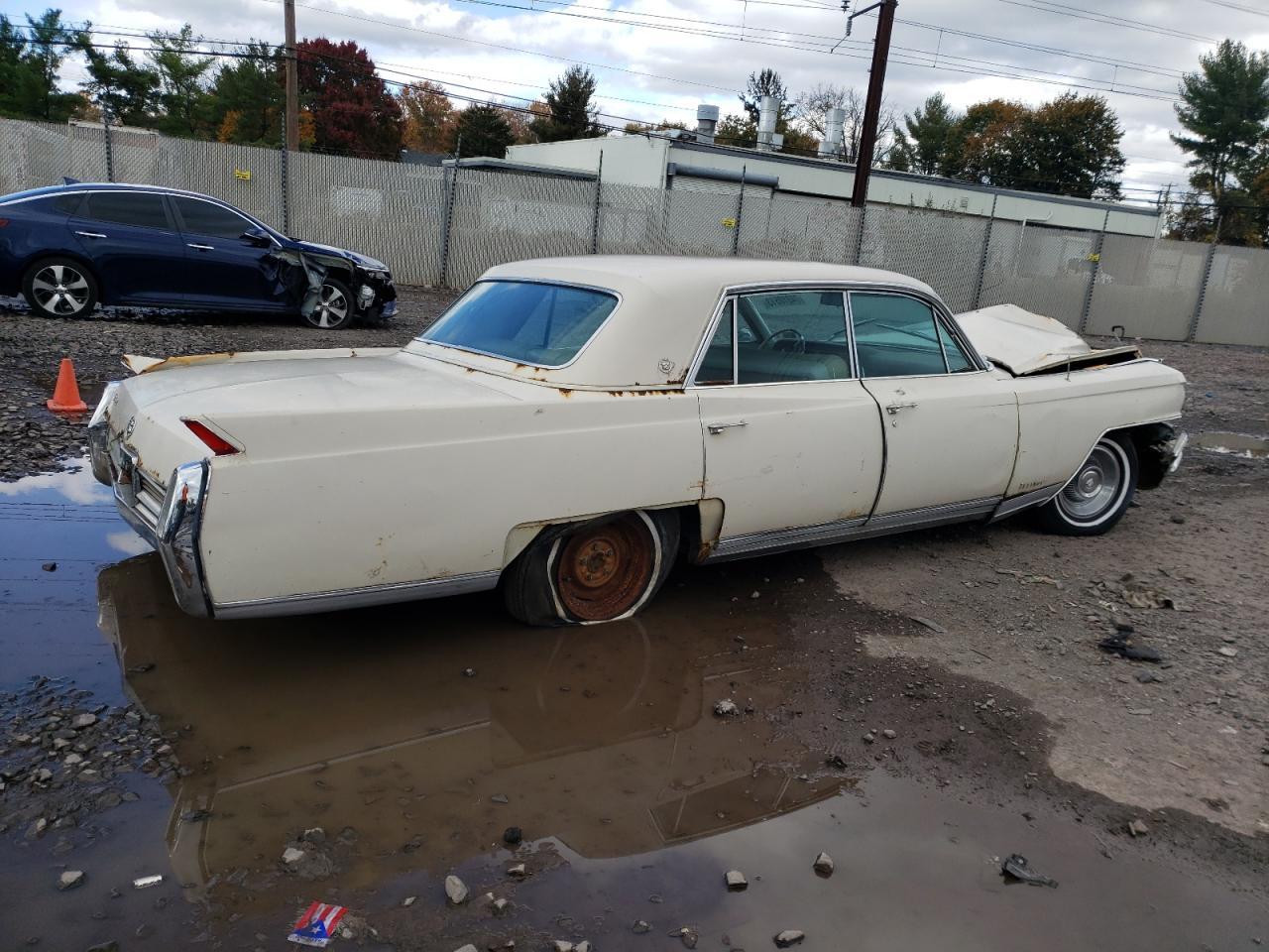 1964 Cadillac Deville - Image 3