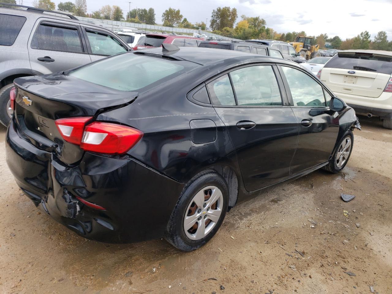 2018 Chevrolet Cruze Ls - Image 3
