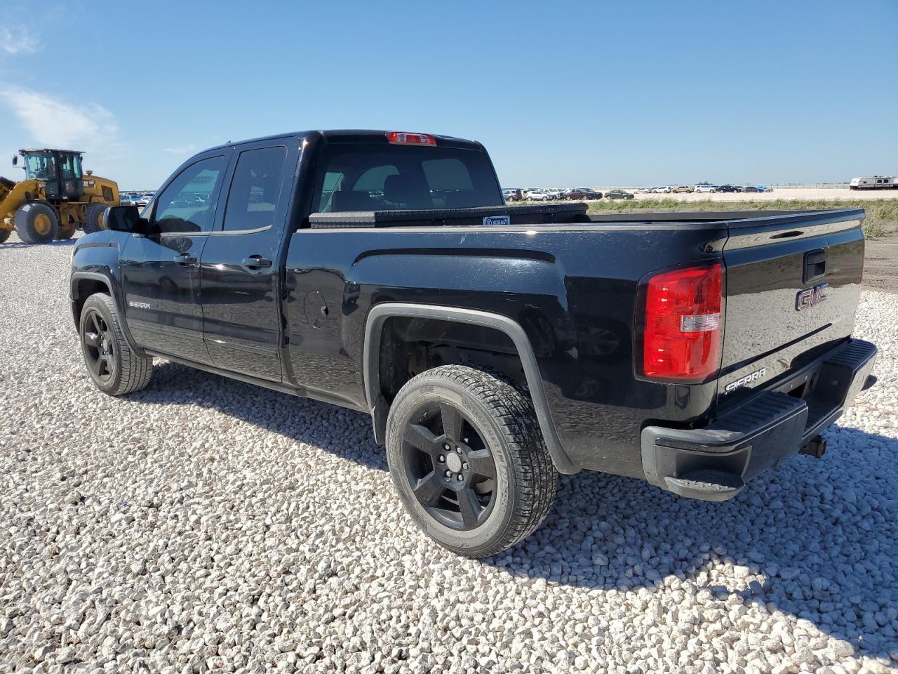 2015 GMC Sierra C1500 - Image 2