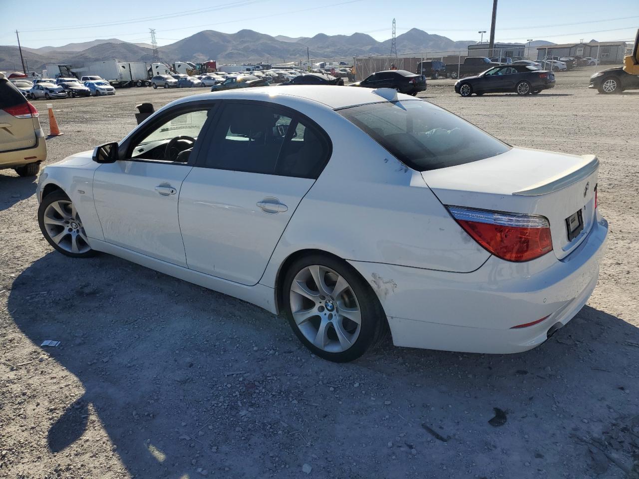 2010 BMW 535 I - Фото 2