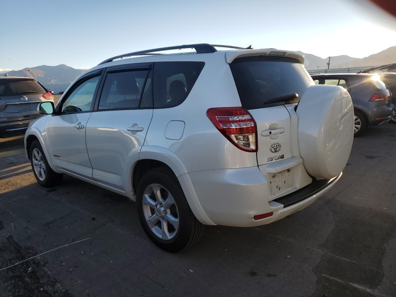2011 Toyota Rav4 Limited - Фото 2