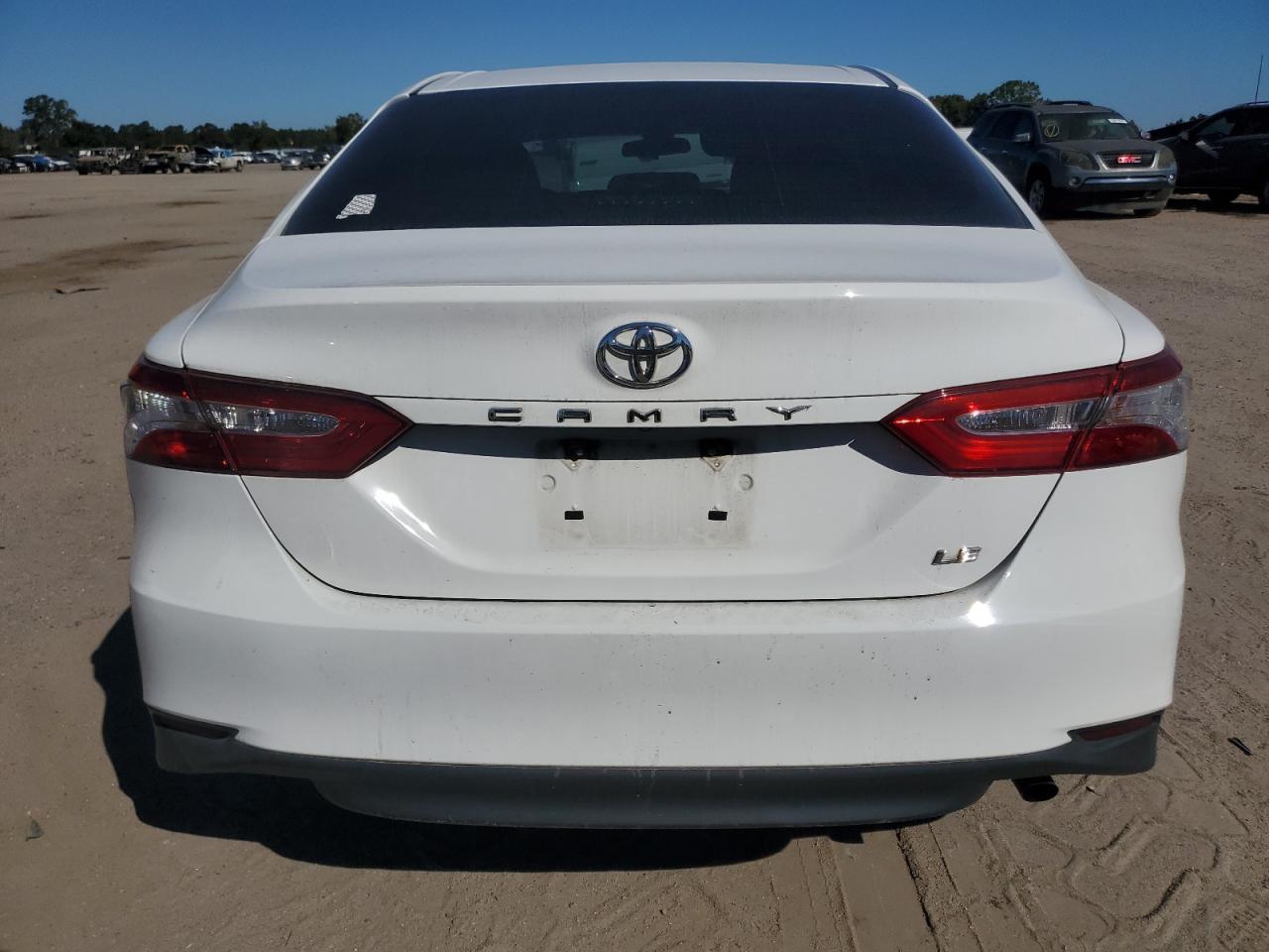 2018 Toyota Camry Le - Image 6