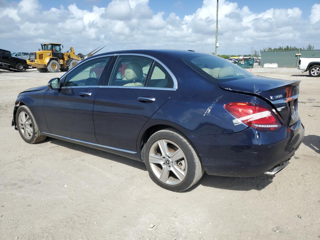 2019 Mercedes-Benz C 300 4Matic - Фото 2