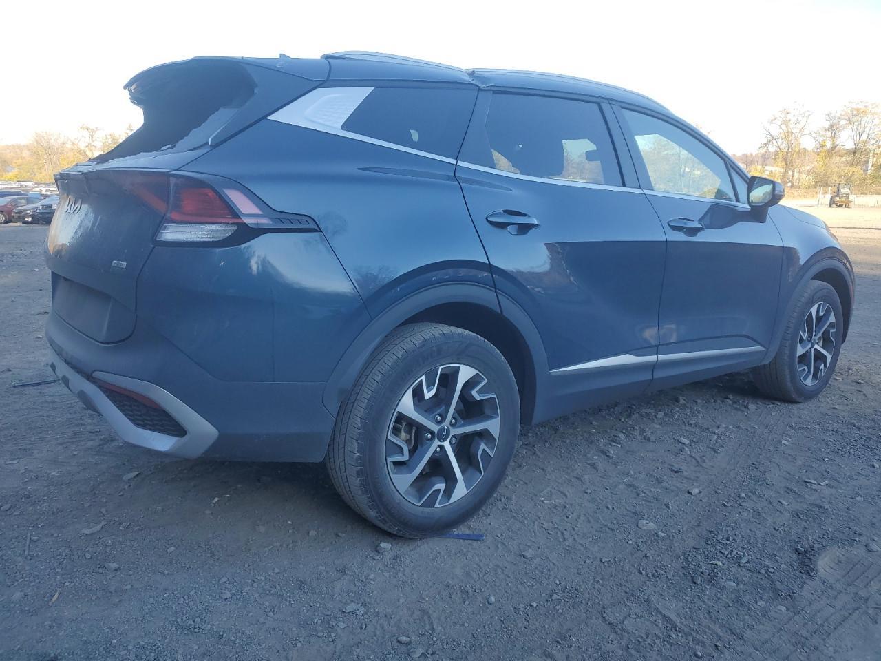 2023 Kia Sportage Ex - Image 3