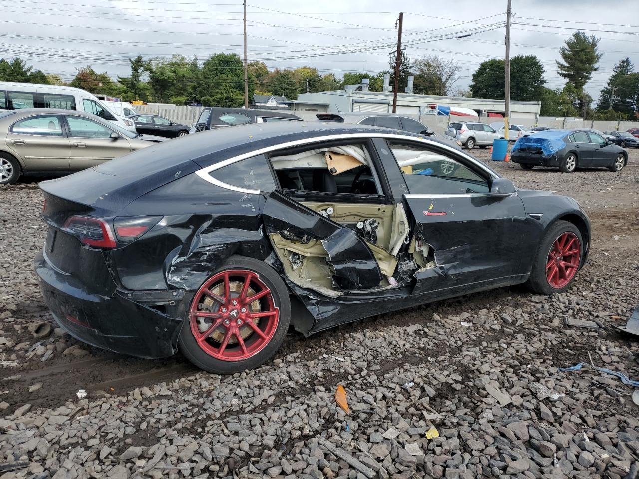 2019 Tesla Model 3 - Image 3