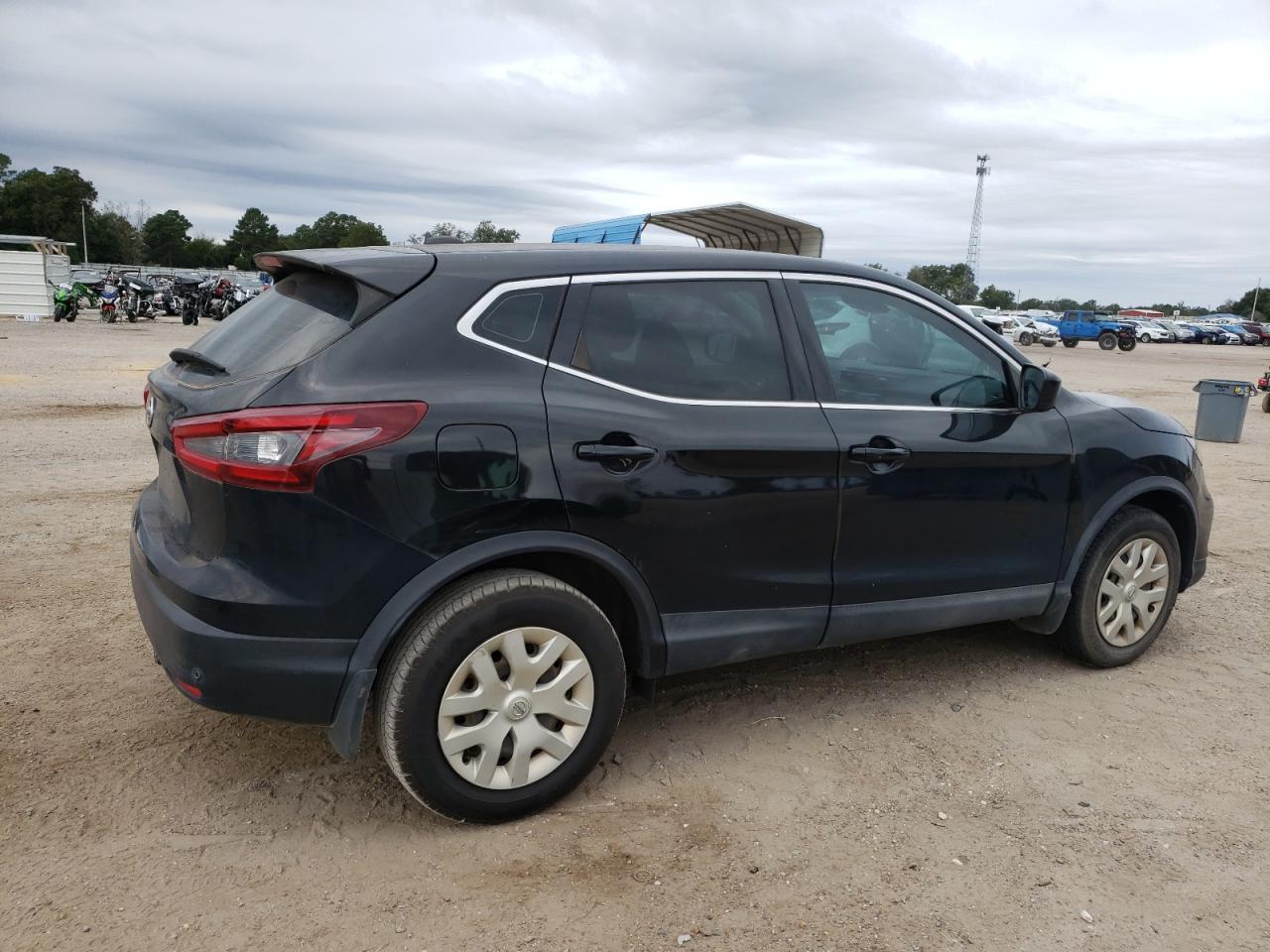 2020 Nissan Rogue Sport S - Image 3