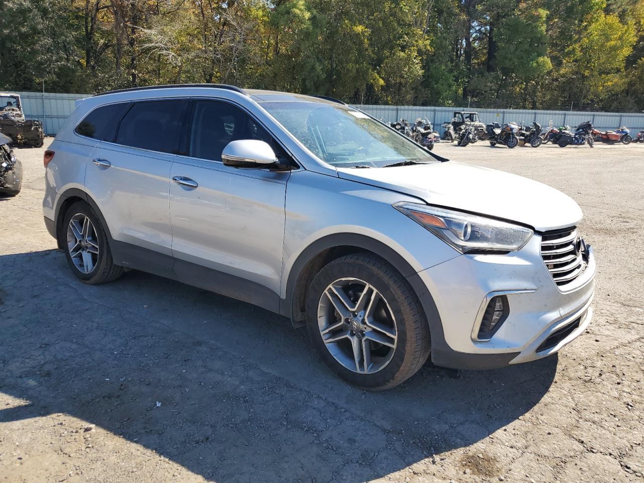 2017 Hyundai Santa Fe Se Ultimate - Image 4