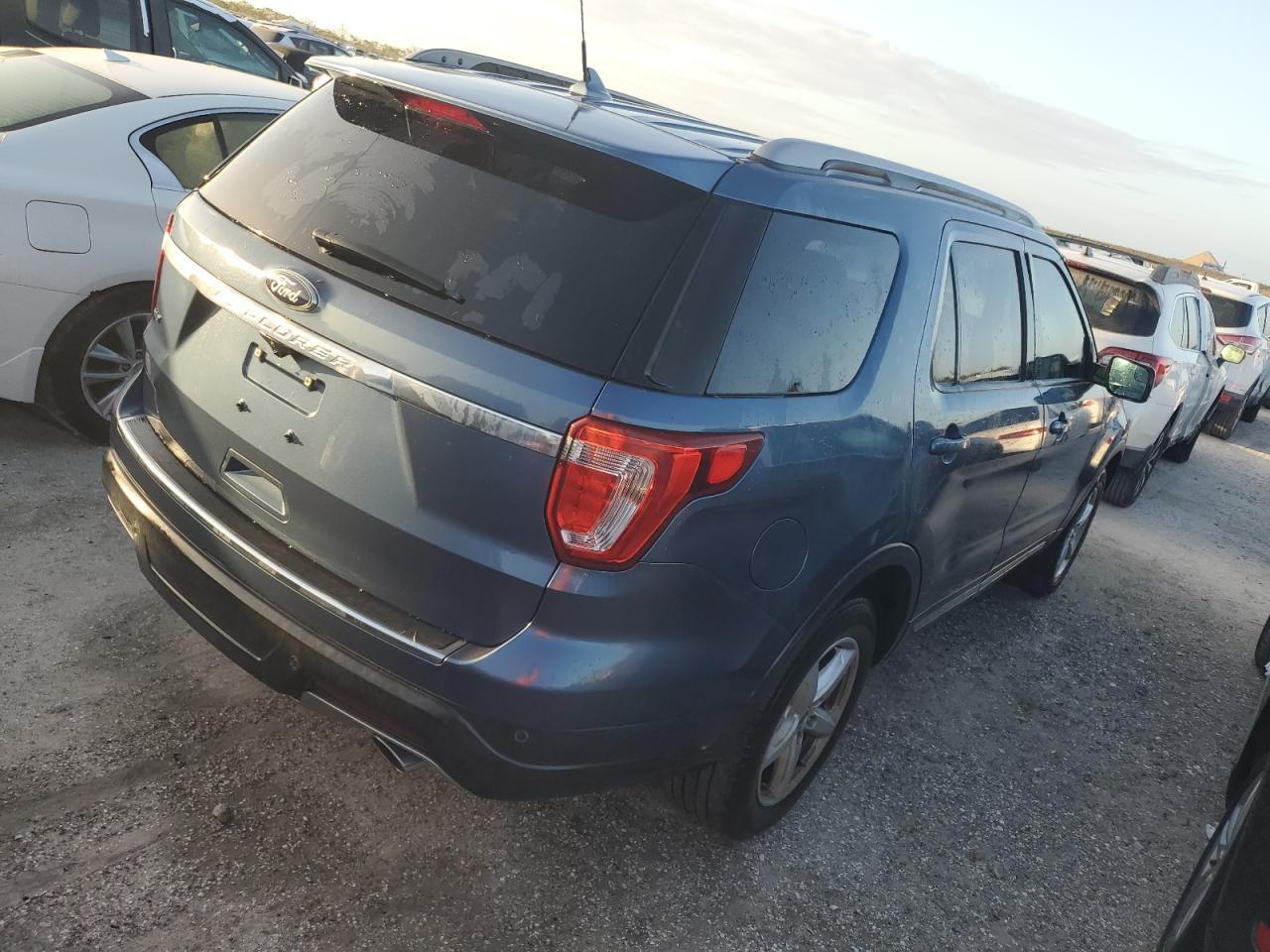 2018 Ford Explorer Xlt - Фото 3
