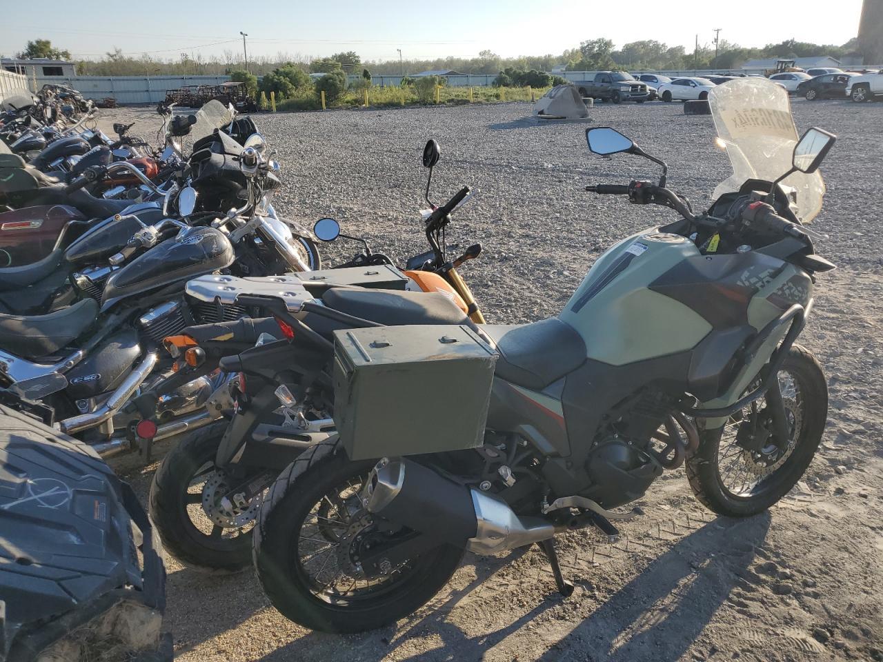 2023 Kawasaki Kle300 B - Image 3