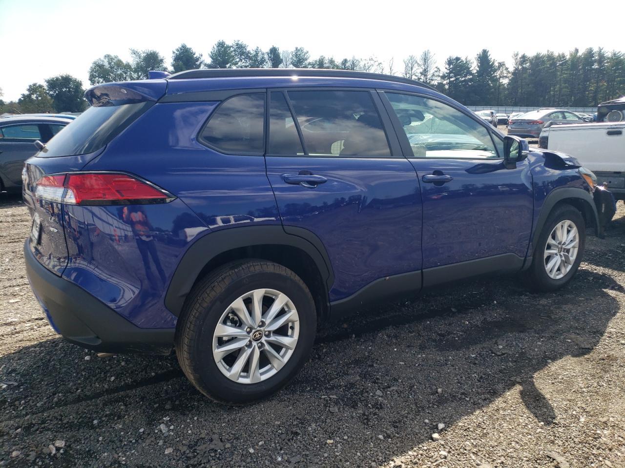 2024 Toyota Corolla Cross Le - Фото 3