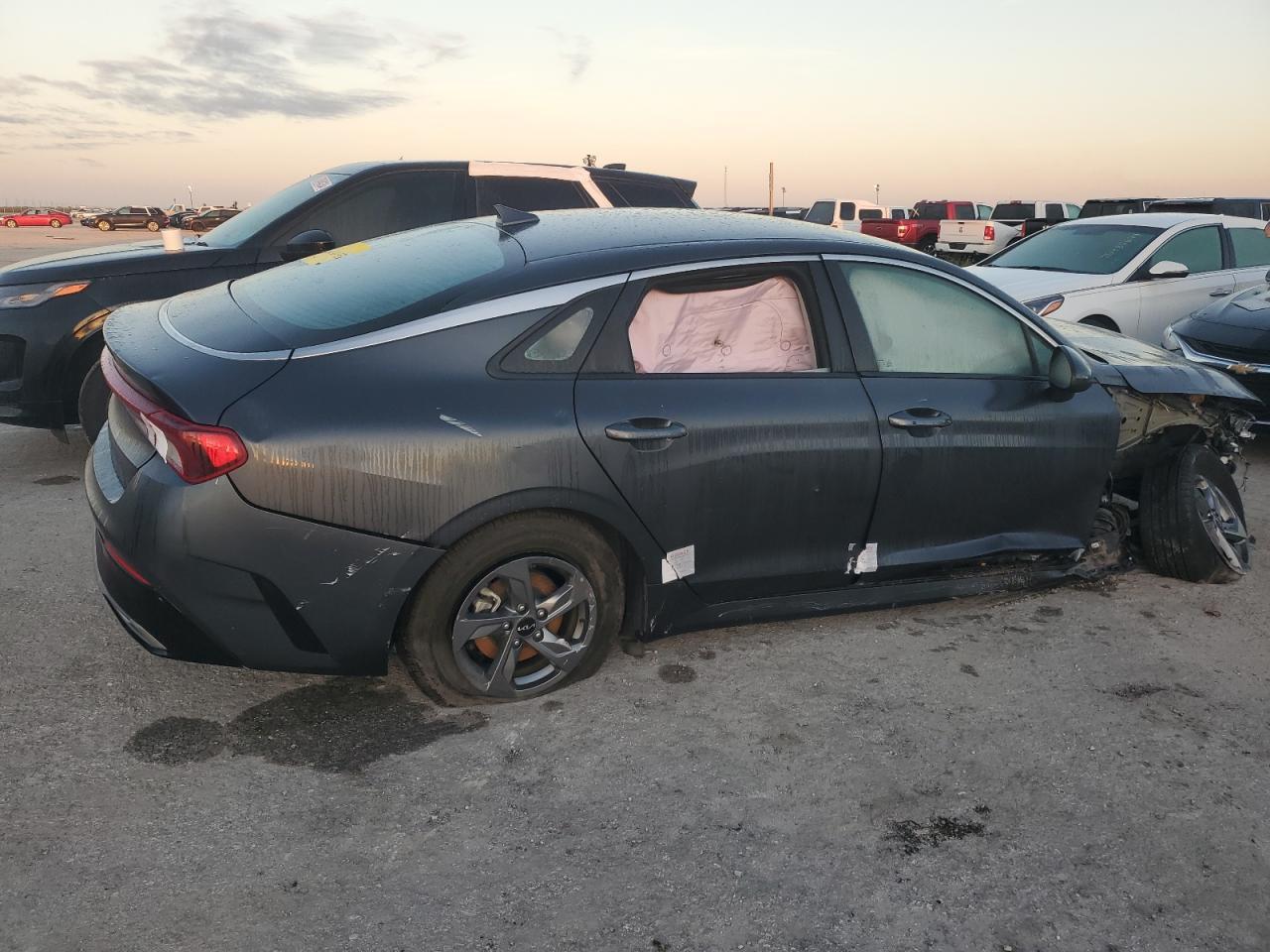 2023 Kia K5 Lxs - Фото 3