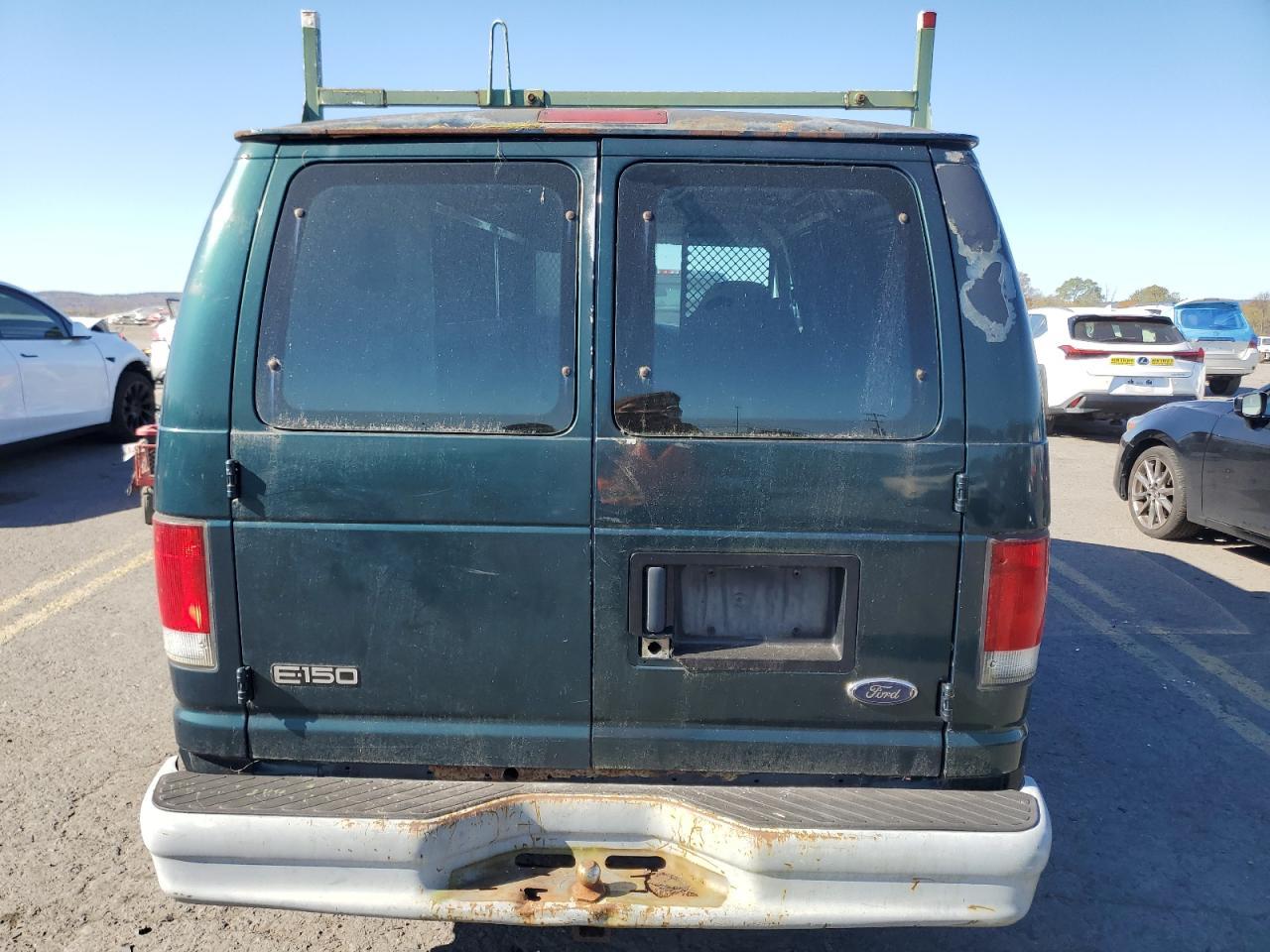 2000 Ford Econoline E150 Van - Image 6