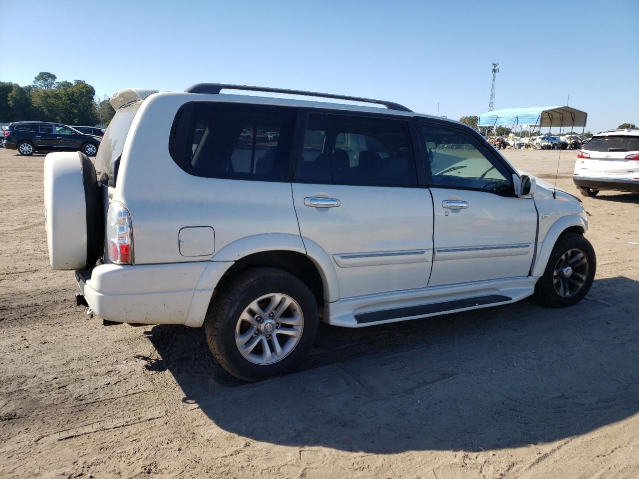 2005 Suzuki Xl7 - Image 3